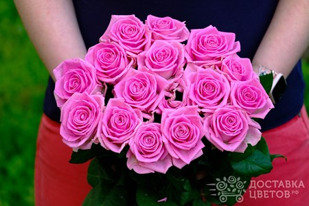Букет из 15 розовых роз "Аква"